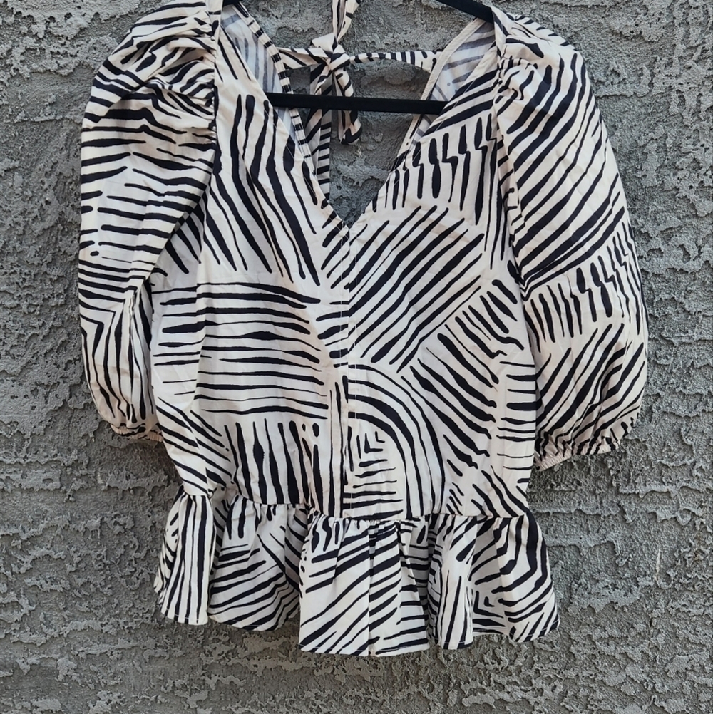 NEW BASEMENT COLLECTION  BLOUSE‎